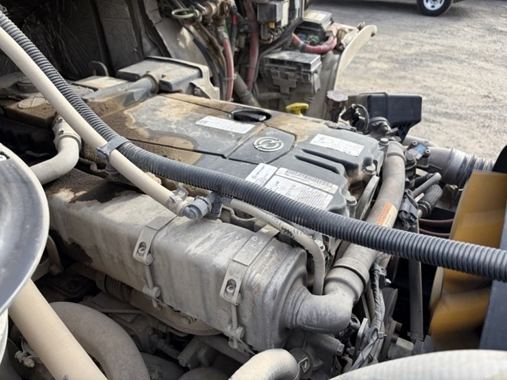2019-freightliner-m2-t/a-roll-off-truck-image-24