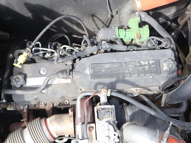2019-hyundai-hx260l-image-24