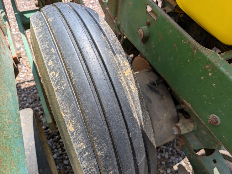 john-deere-7100-image-25