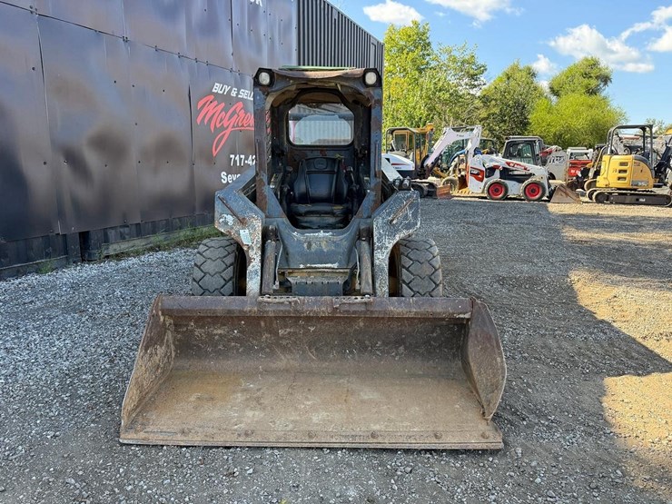 2010-deere-320d-image-7