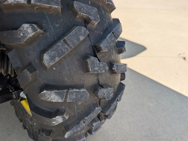 2019-john-deere-gator-image-28
