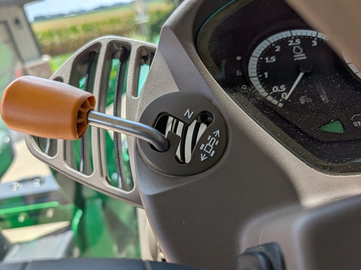 2015-john-deere-6175r-image-82