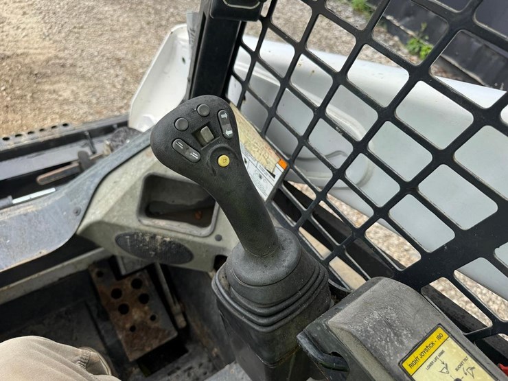 2016-bobcat-t590-image-27