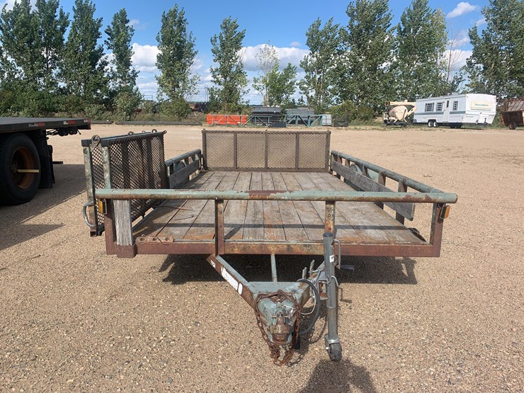 2010-dimond-c-flatbed--trailer-image-2