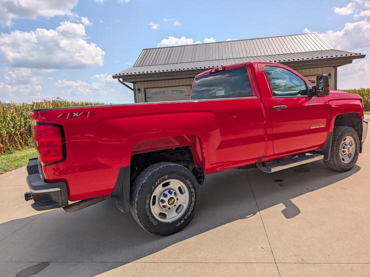 2018-chevrolet-2500hd-image-5