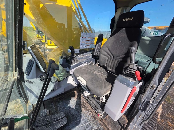 2024-kobelco-sk260-lc-11-image-25