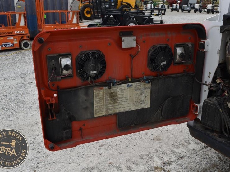 2016-bobcat-t770-image-33