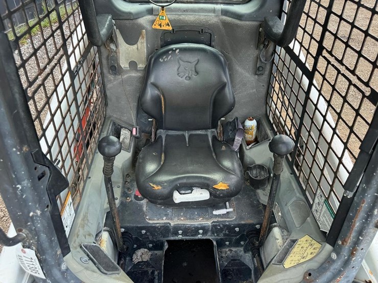 2016-bobcat-t450-image-22