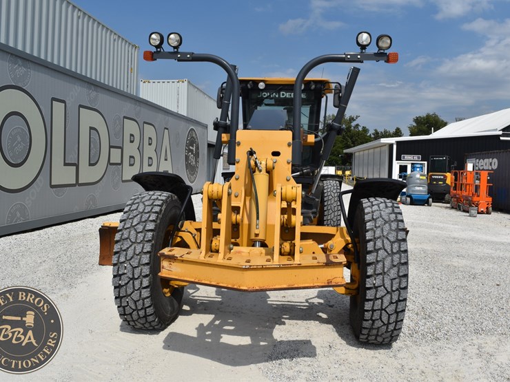 2010-deere-670g-image-20