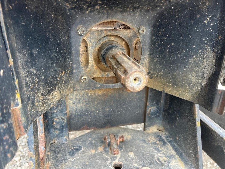 new-holland-tn65-image-9