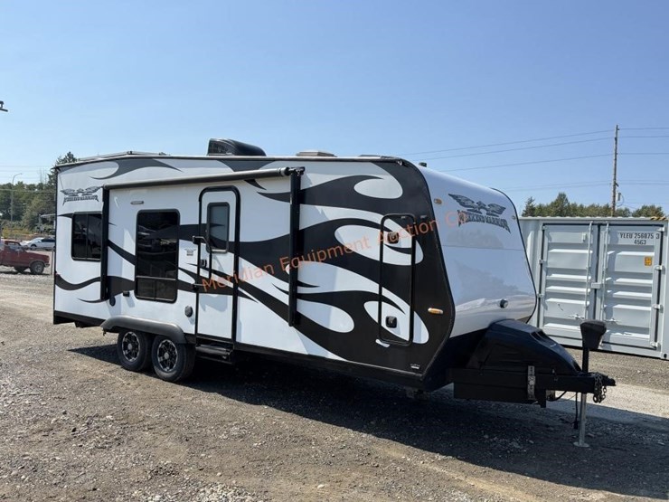 2019-weekend-warrior-toy-hauler-image-2