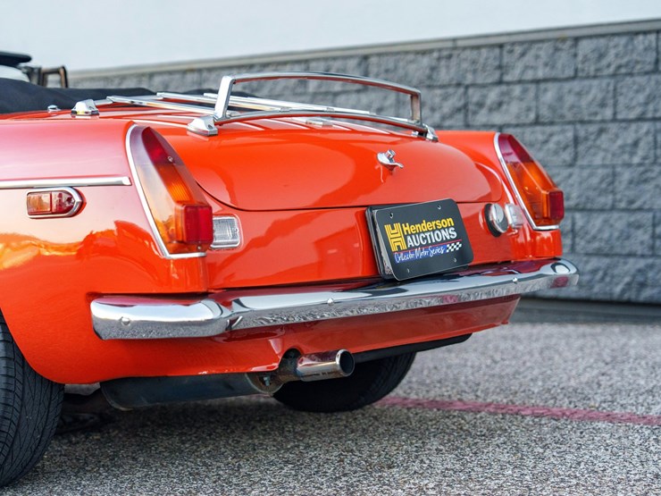 #1069-•-offered-at-no-reserve-|-1973-mg-mgb-mark-lll-convertible-image-40