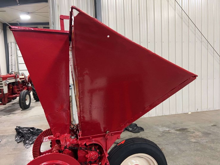 international-end-gate-seeder-image-26