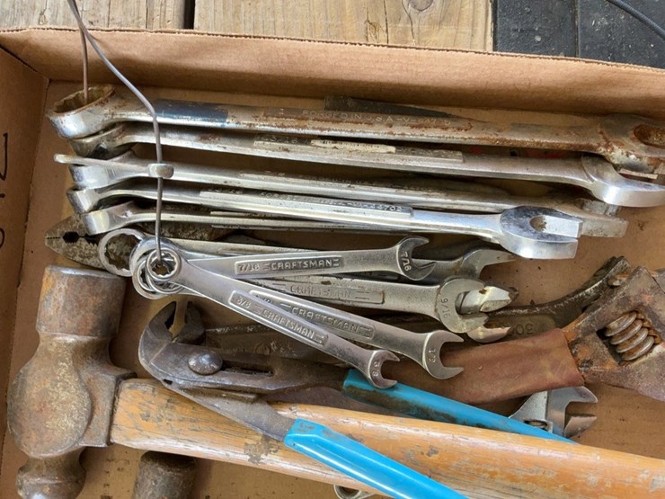 craftsman-standard-combination-wrench-set,-adjustable-wrenches,-hammers-&-misc-image-4