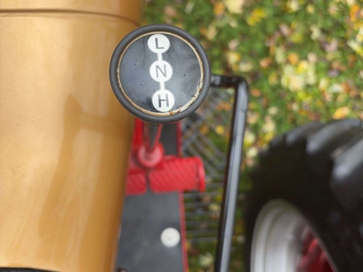 1970-farmall-544-hydro-diesel-row-crop-golden-demonstrator-image-52