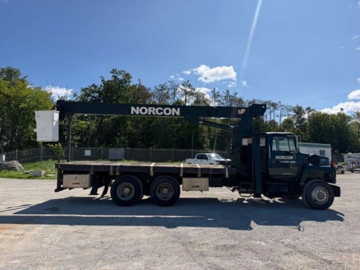 1993-ford-l8000-image-3