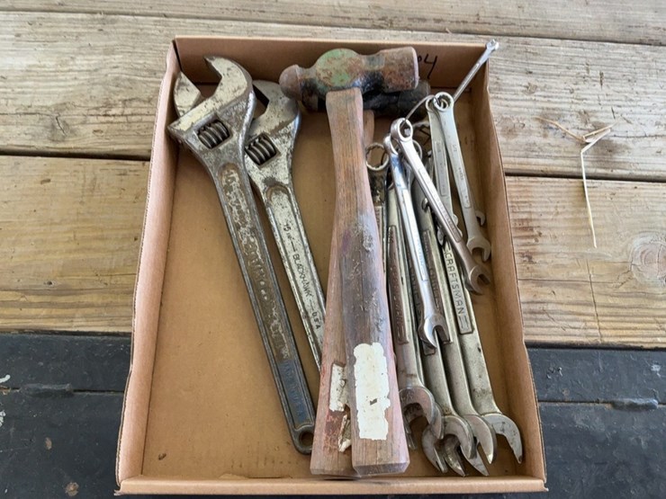 craftsman-standard-combination-wrench-set,-hammers,-and-adjustable-wrenches-image-2