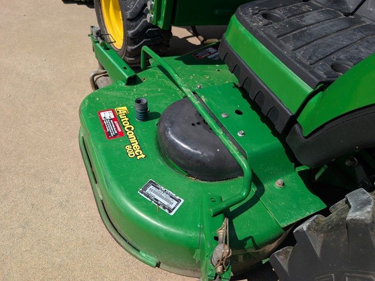 2012-john-deere-1026r-image-30