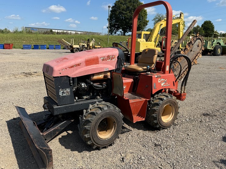 #18644-•-2008-ditch-witch-ride-on-trencher-image-1