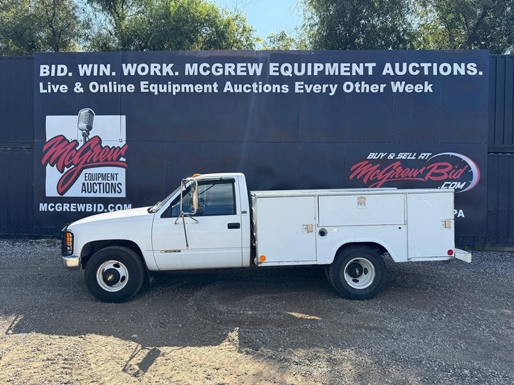 1992-chevrolet-cheyenne-3500-image-1