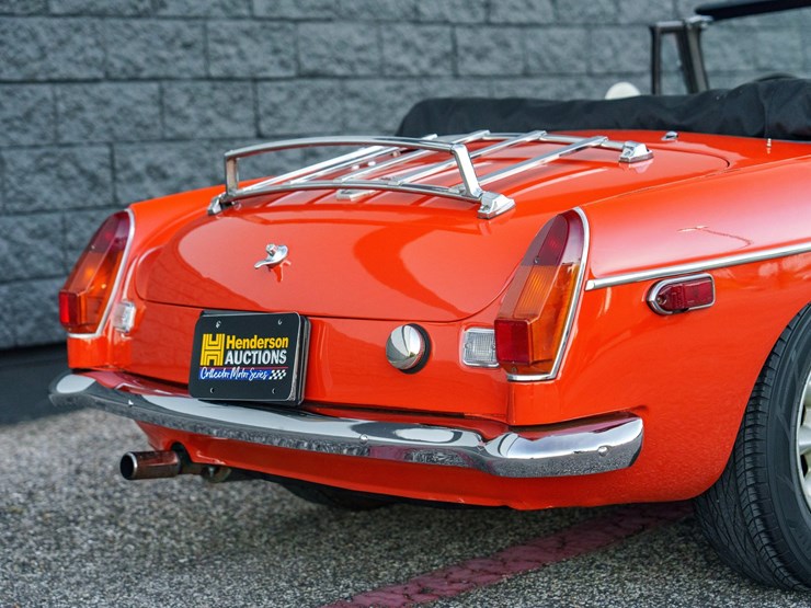 #1069-•-offered-at-no-reserve-|-1973-mg-mgb-mark-lll-convertible-image-26