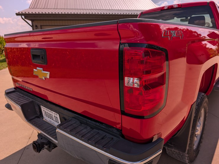 2018-chevrolet-2500hd-image-43