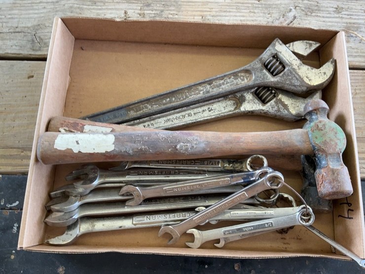 craftsman-standard-combination-wrench-set,-hammers,-and-adjustable-wrenches-image-1