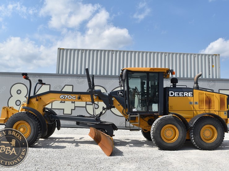 2010-deere-670g-image-6