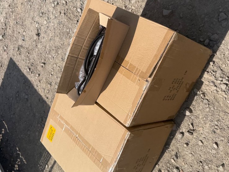 #10509-•-lot-of-(2)-boxes-of-spartan-mower-lights-inv#10509-image-4