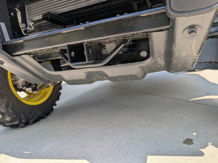2019-john-deere-gator-image-8