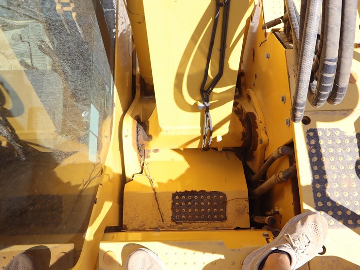 komatsu-pc138us-lc-image-33