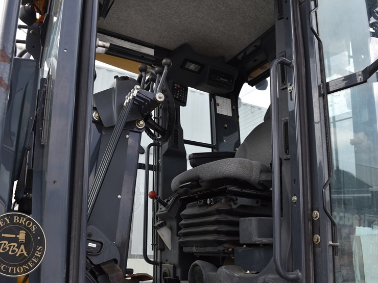 2010-deere-670g-image-50