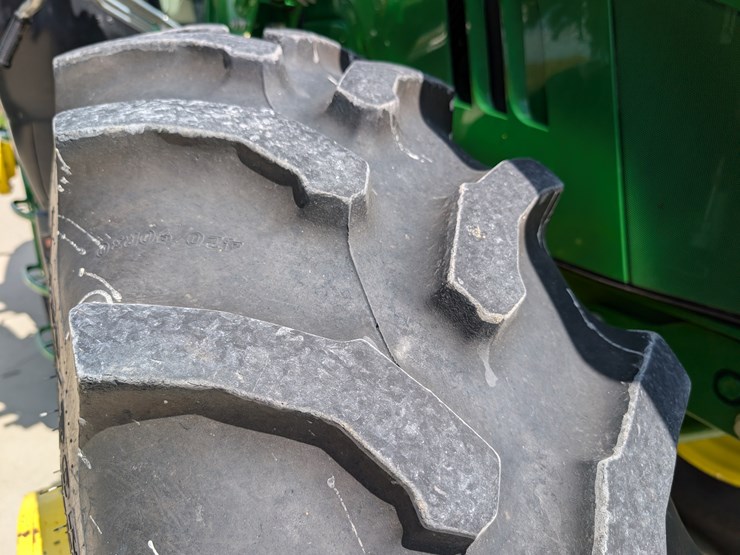 2015-john-deere-6175r-image-58