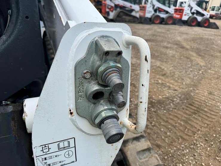 2021-bobcat-t770-image-12