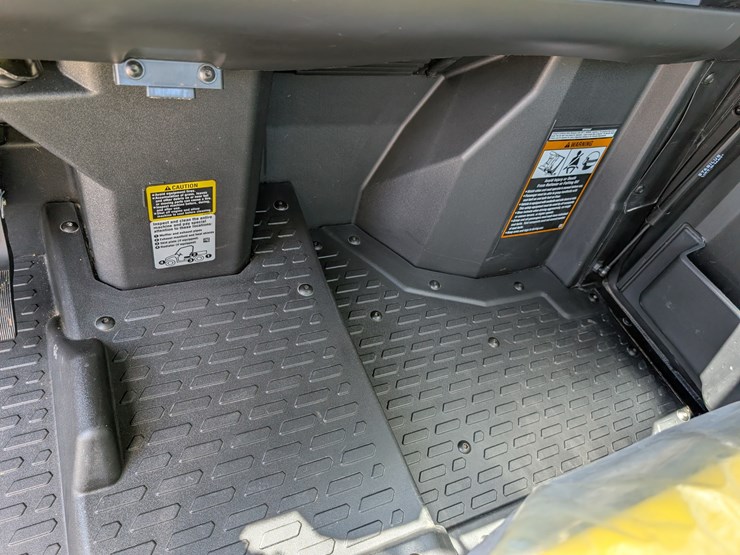 2019-john-deere-gator-image-50