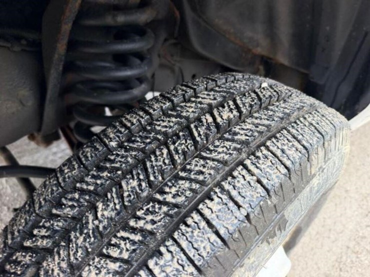2013-ford-e450-image-38