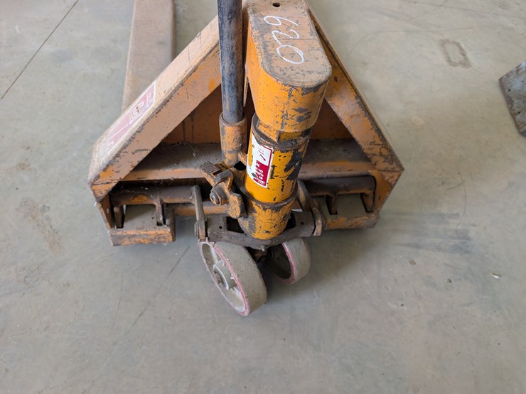 pallet-jack-image-4
