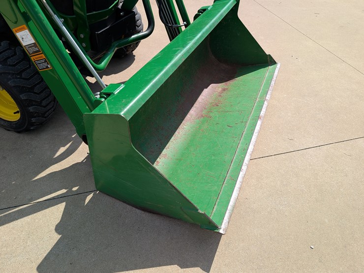 2012-john-deere-1026r-image-58