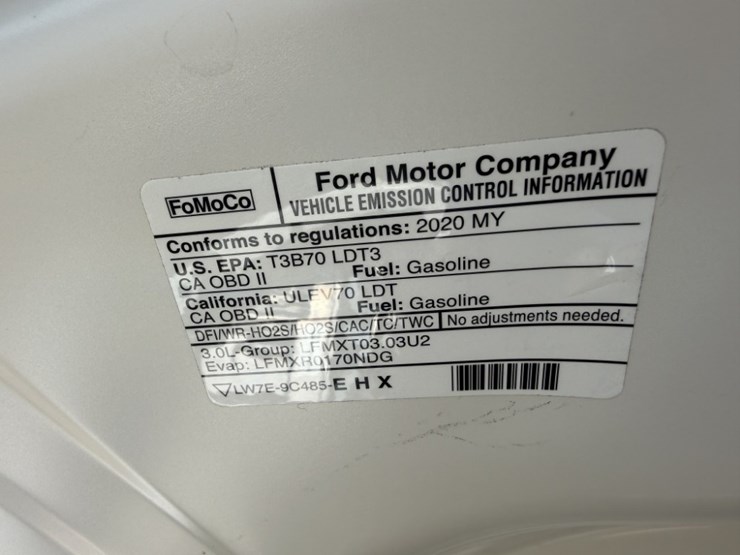 2020-ford-explorer-image-14