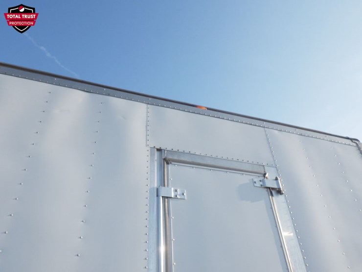 2020-freightliner-m2-106-image-6