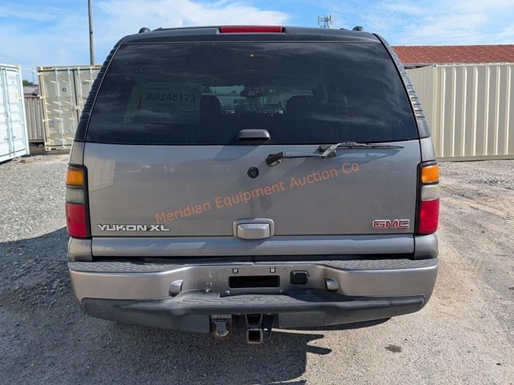 2006-gmc-yukon-xl-denali-image-10