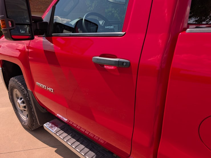 2018-chevrolet-2500hd-image-23