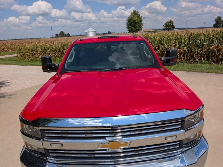 2018-chevrolet-2500hd-image-8