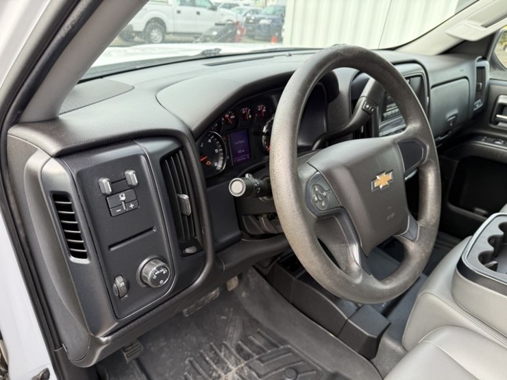2015-chevrolet-silverado-1500-image-21