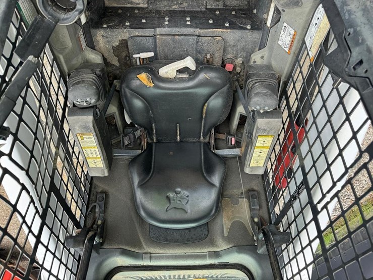 2016-bobcat-t590-image-22
