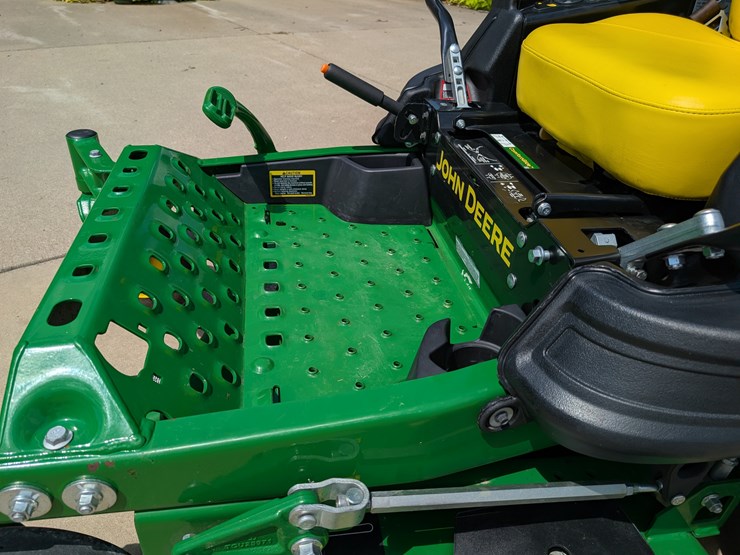 2019-john-deere-z915e-image-15