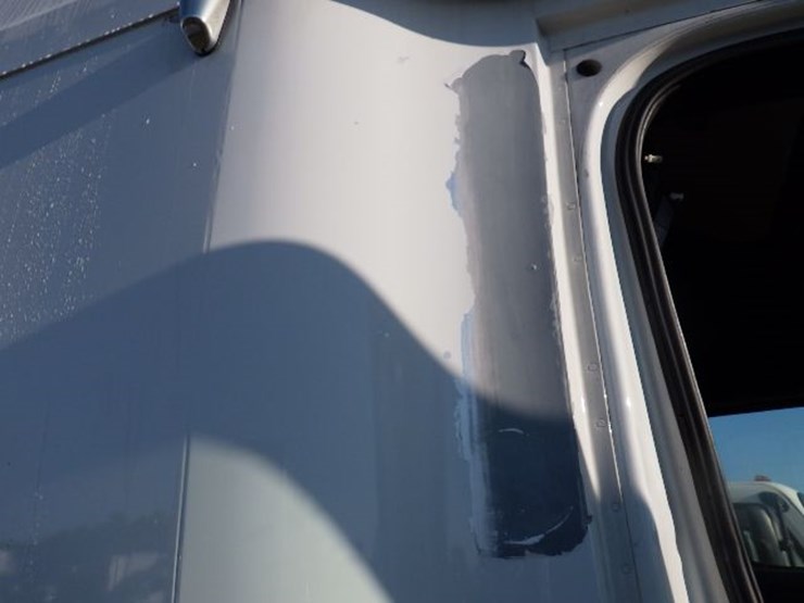 2018-freightliner-cascadia-113-image-5
