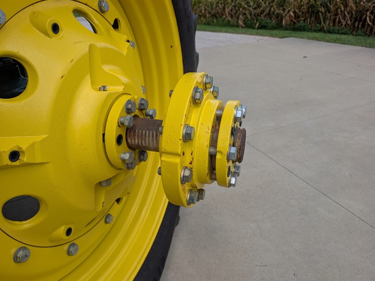 2015-john-deere-6175r-image-30