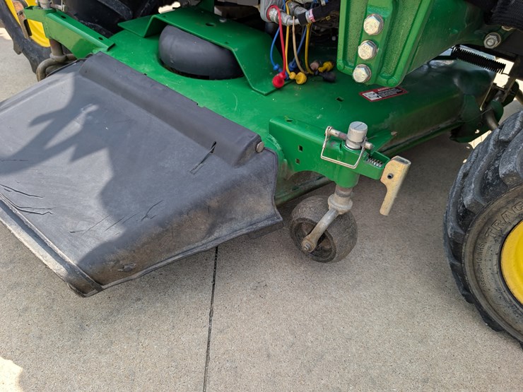2012-john-deere-1026r-image-62