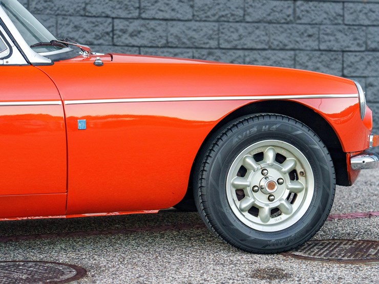 #1069-•-offered-at-no-reserve-|-1973-mg-mgb-mark-lll-convertible-image-13